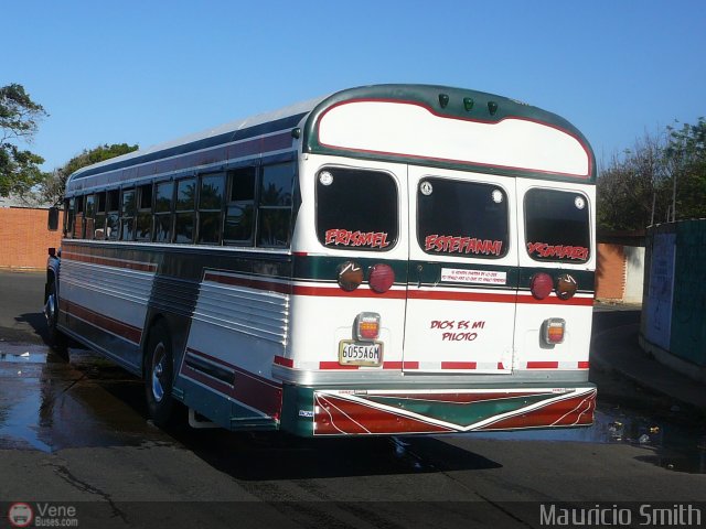 Particular o Desconocido 060 por Mauricio Smith