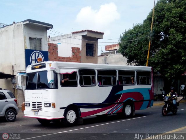 CA - Unin Vivienda Popular Los Guayos 149 por Aly Baranauskas