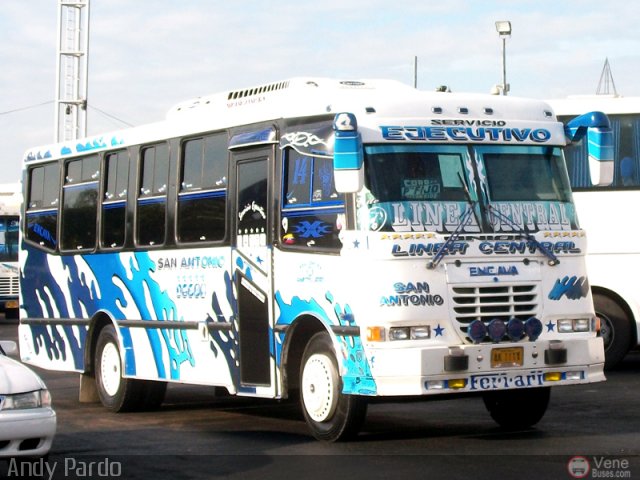 U.C. Línea Central 014 por Andy Pardo