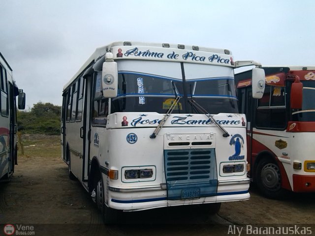 Unin Chara A.C. 152 por Aly Baranauskas