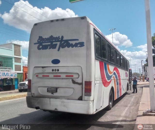 Ejecutivos Carla Tours 1009 por Miguel Pino