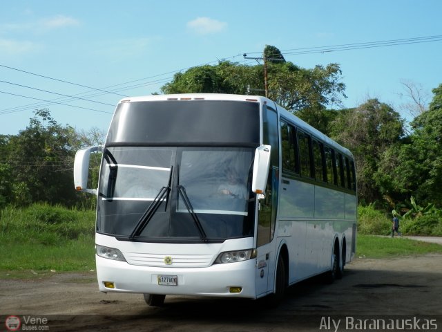 Cruceros Oriente Sur 1050 por Aly Baranauskas