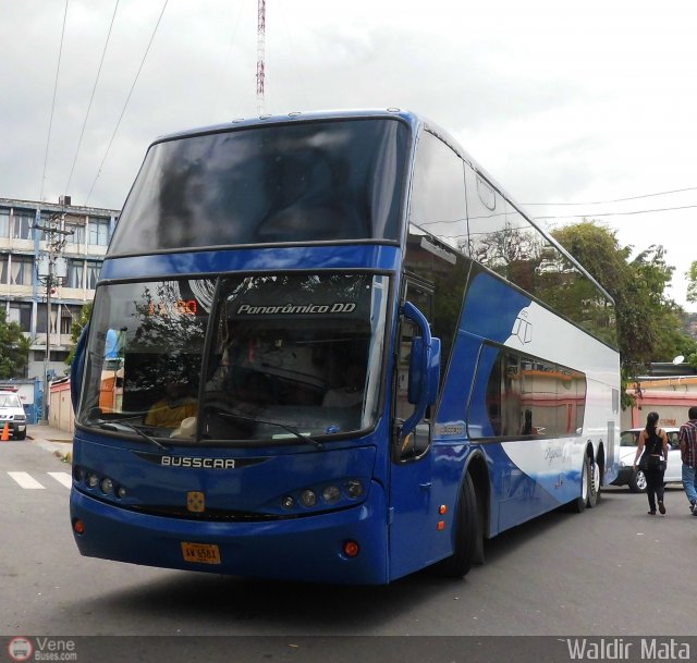 Cruceros Oriente Sur 172 por Waldir Mata