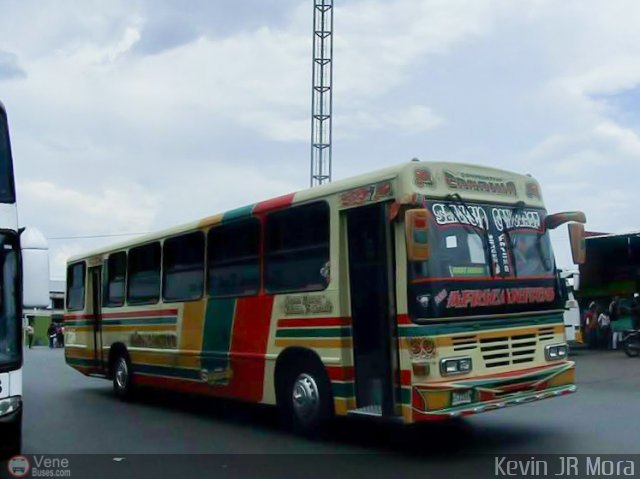Cooperativa Canaima 50 por Kevin Mora