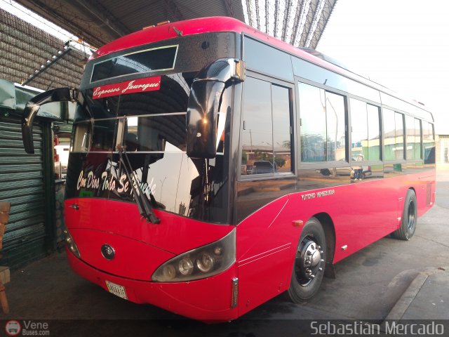 Expresos J�uregui 152 por Sebasti�n Mercado