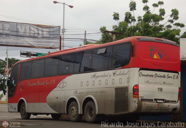 Cruceros Oriente Sur 118 por Ricardo Ugas