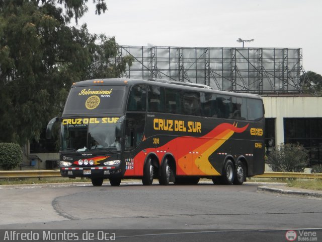 Transportes Cruz del Sur S.A.C. 3006 por Alfredo Montes de Oca