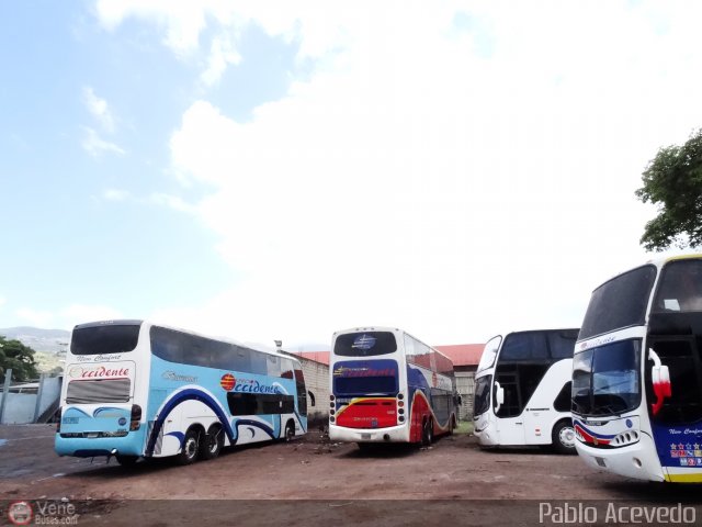 Garajes Paradas y Terminales San-Cristobal por Pablo Acevedo