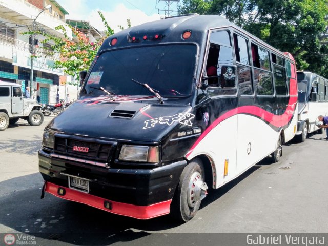 VA - A.C. La Muralla Bolivariana de Transporte 121 por Gabriel Vergara