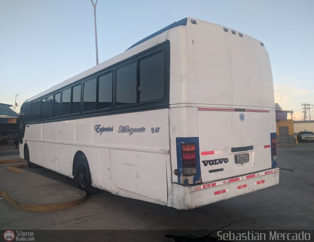 Expresos Horizonte 40 por Sebasti�n Mercado