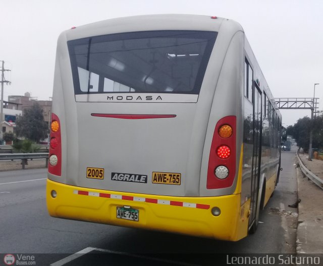 Per Bus Internacional - Corredor Amarillo 2005 por Leonardo Saturno