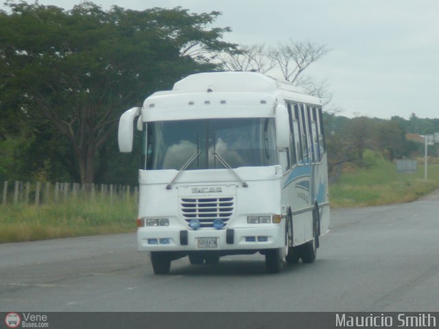 Particular o Desconocido 0566 por Mauricio Smith