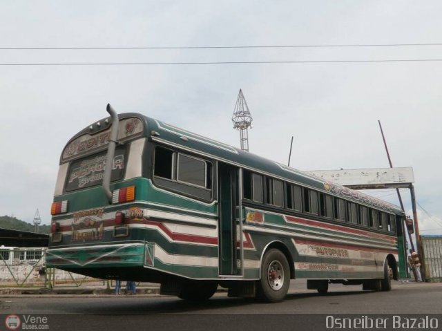 Autobuses de Tinaquillo 08 por Osneiber Bazalo