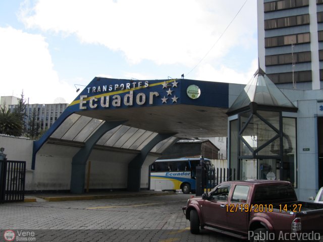 Garajes Paradas y Terminales Quito por Pablo Acevedo
