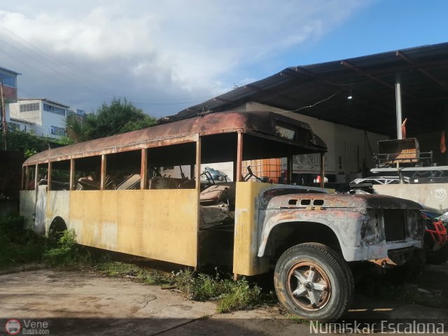 En Chiveras Abandonados Recuperaci�n  por Numiskar Escalona
