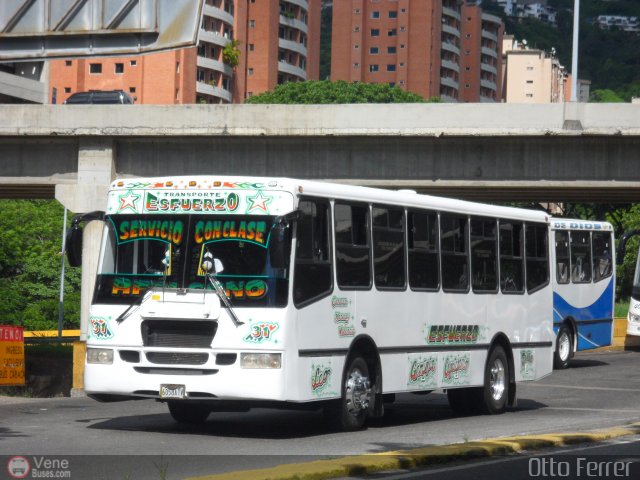 Transporte El Esfuerzo 31 por Otto Ferrer