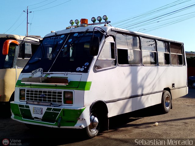 ZU - U.C. Barrio La Polar 131 por Sebasti�n Mercado