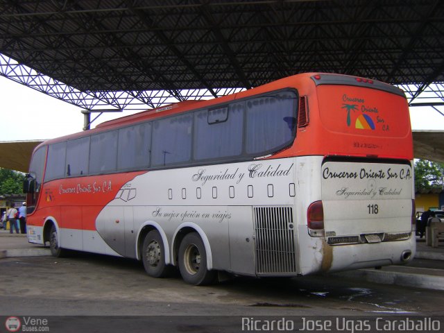 Cruceros Oriente Sur 118 por Ricardo Ugas