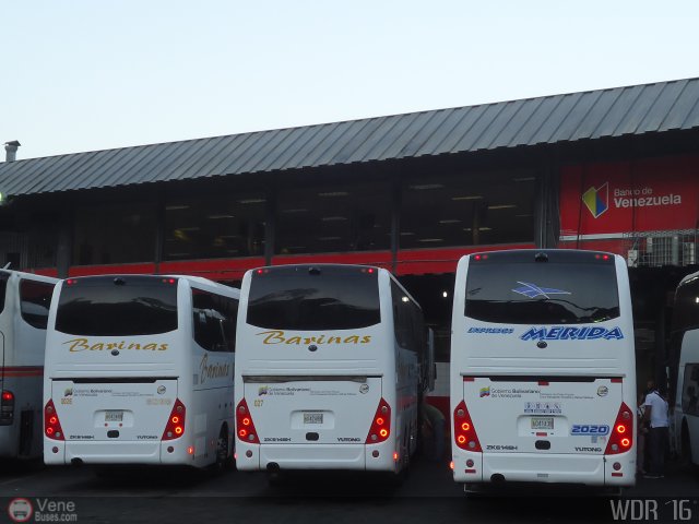 Garajes Paradas y Terminales Caracas por Waldir Mata