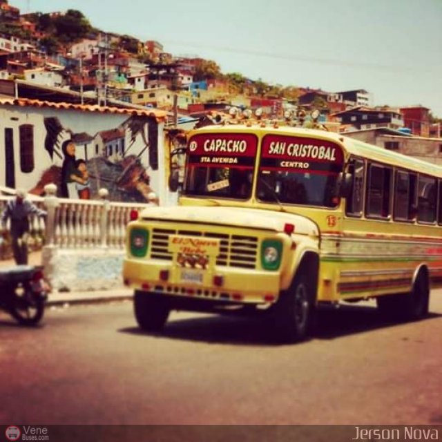 Colectivos Transporte Libertad C.A. 13 por Pablo Acevedo