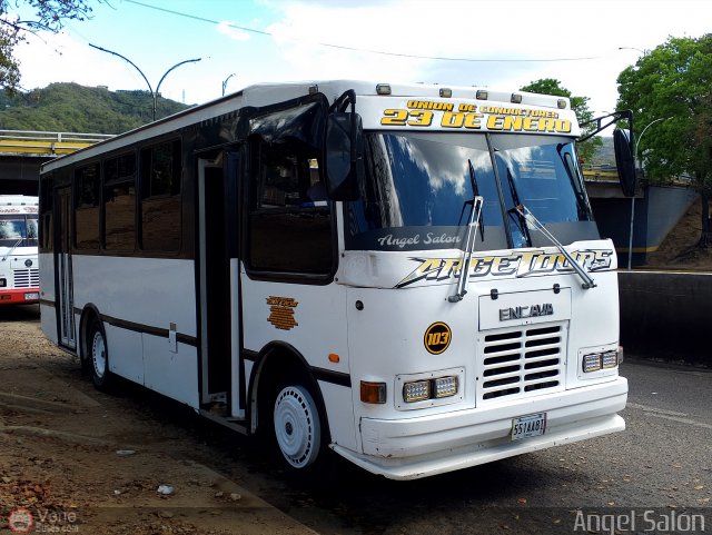 U.C. 23 de Enero 103 por �ngel Sal�n