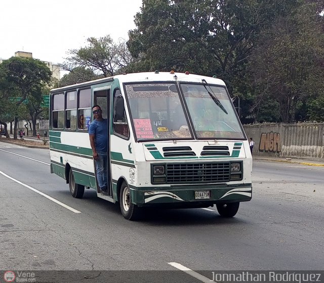 DC - A.C. de Transp. La Reina De Ciudad Tiuna 052 por Jonnathan Rodr�guez