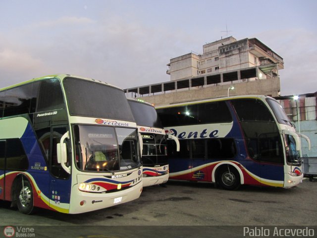 Garajes Paradas y Terminales Caracas por Pablo Acevedo