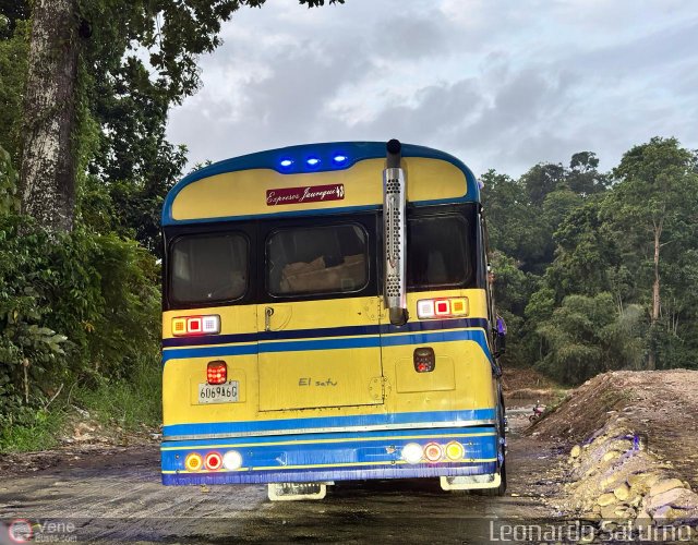 Expresos J�uregui 043 por Leonardo Saturno