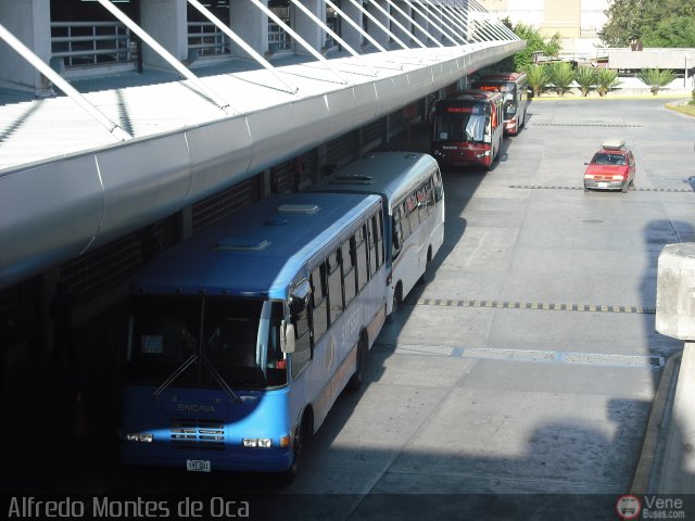 Garajes Paradas y Terminales Los-Teques por Alfredo Montes de Oca