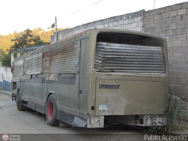 En Chiveras Abandonados Recuperacin 143 por Pablo Acevedo
