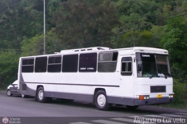 Autobuses La Pascua  por Alejandro Curvelo