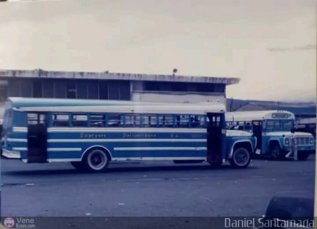 Expresos Bolivarianos 90 por Pablo Acevedo