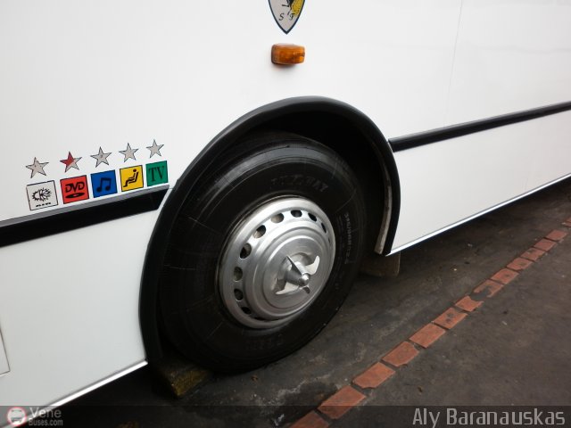 Particular o Desconocido 099 por Aly Baranauskas