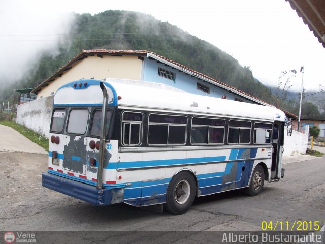 Expresos Continente C-32 por Alberto Bustamante