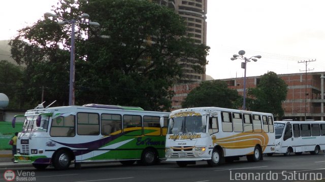 Garajes Paradas y Terminales San-Diego por Leonardo Saturno