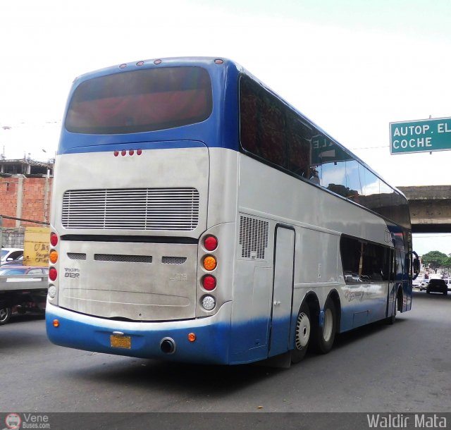 Cruceros Oriente Sur 172 por Waldir Mata