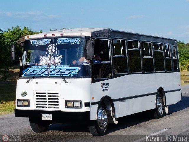 L�nea Tocar S.C. 15 por Kevin Mora