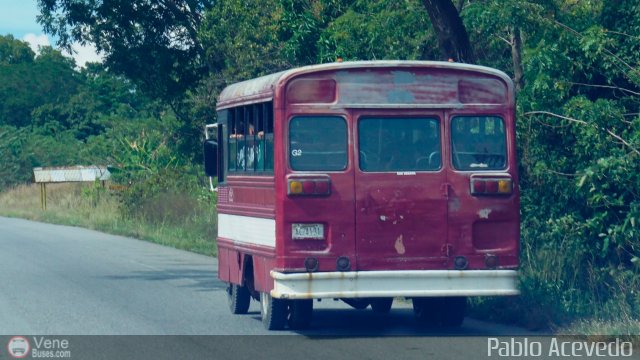 Particular o Desconocido Morros por Pablo Acevedo