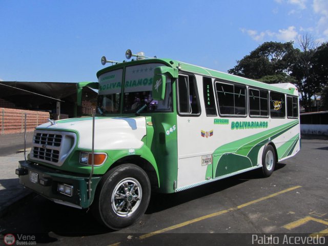 Expresos Bolivarianos 45 por Pablo Acevedo