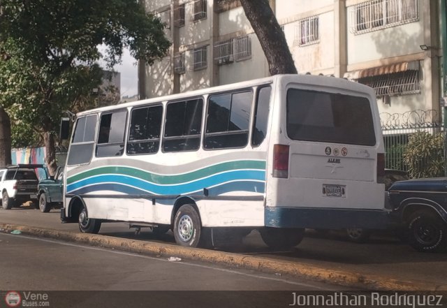 Particular o Desconocido CARACAS por Jonnathan Rodr�guez