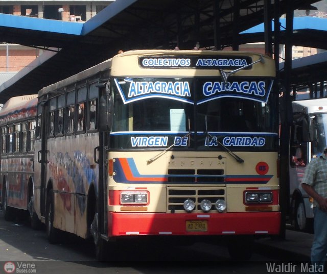 Colectivos Altagracia 03 por Waldir Mata