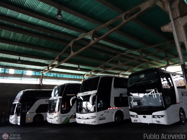 Garajes Paradas y Terminales San-Cristobal por Pablo Acevedo