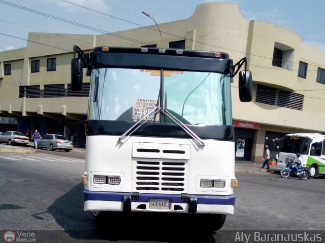 CA - Unin Vivienda Popular Los Guayos 500 por Aly Baranauskas