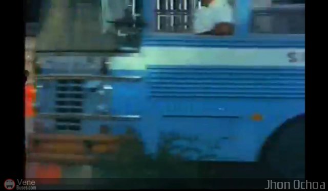 DC - Autobuses de El Manicomio C.A 01 por Jhon Ochoa