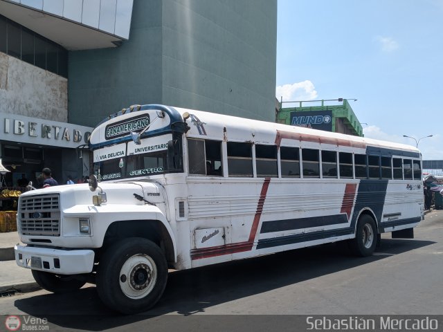 ZU - Colectivos Los Laureles C.A 04 por Sebasti�n Mercado