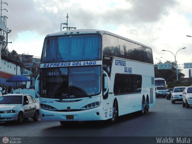 Expresos Del Lago 114 por Alfredo Montes de Oca