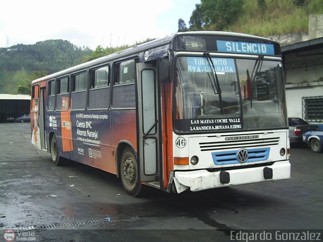 DC - Autobuses de El Manicomio C.A 46 por Edgardo Gonz�lez