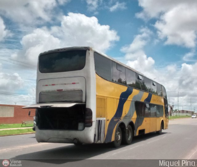 Expresos San Crist�bal 028 por Miguel Pino