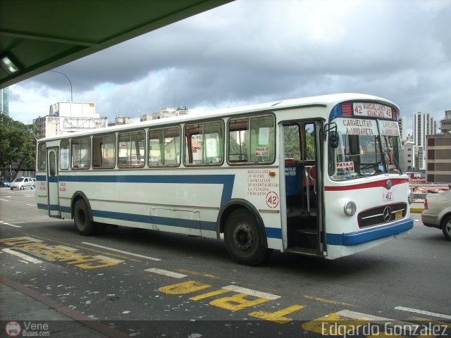 DC - Colectivos Solven 042 por Edgardo Gonz�lez