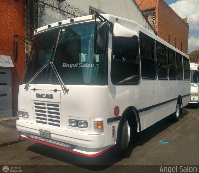 Organizaciones Unidas de C. Caracas - La Guaira 215 por �ngel Sal�n